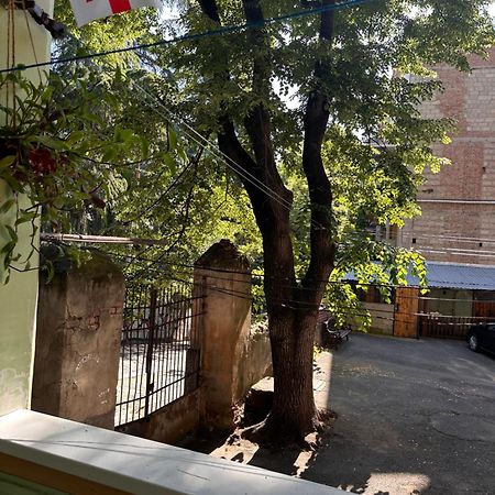 Authentic Old Tbilisi Apartment Exterior photo